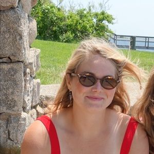 Meet your Posher, Lucy